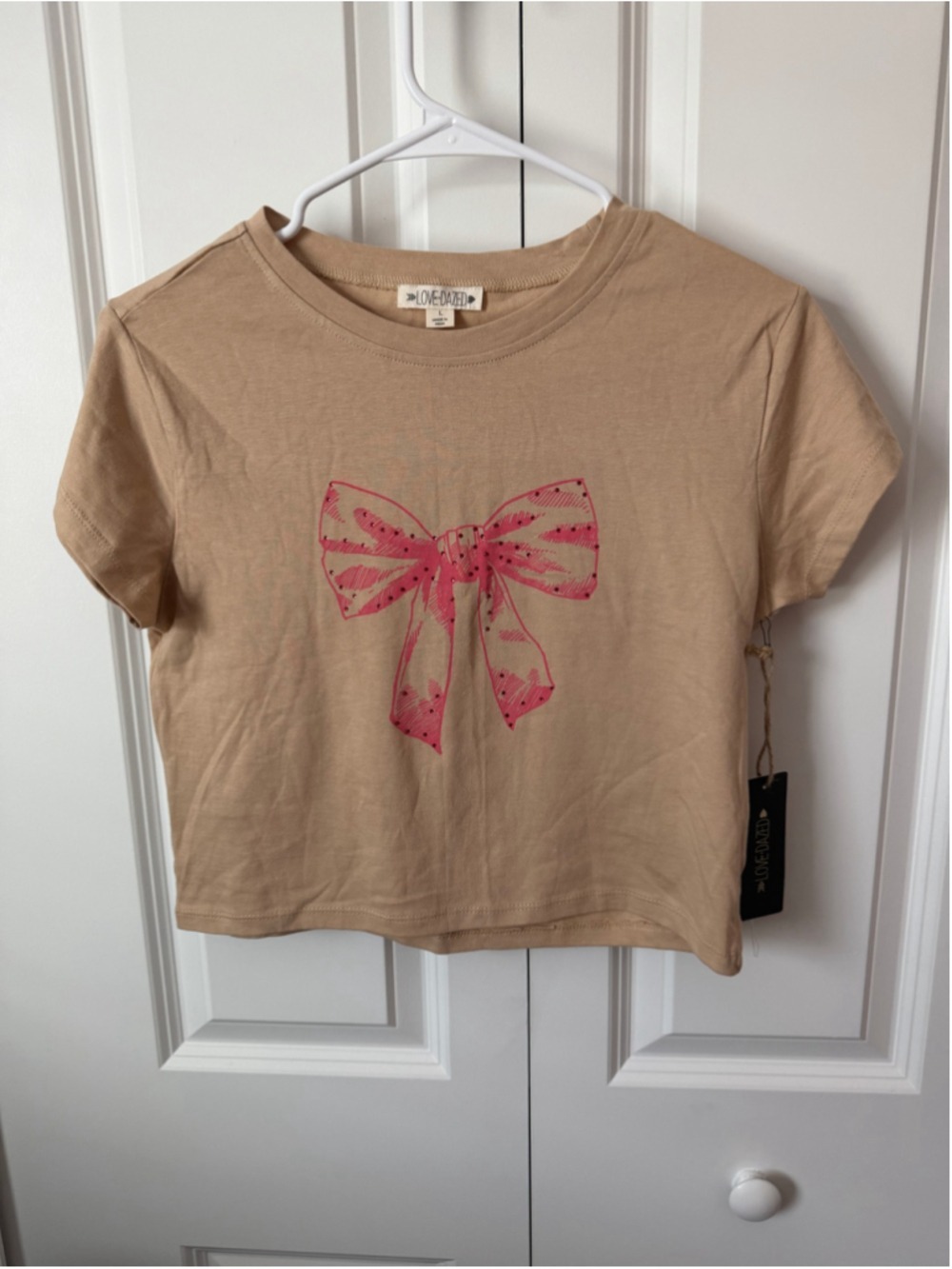 LOVE DAZED Beige Pink Bow Short Sleeve Tee L NWT
